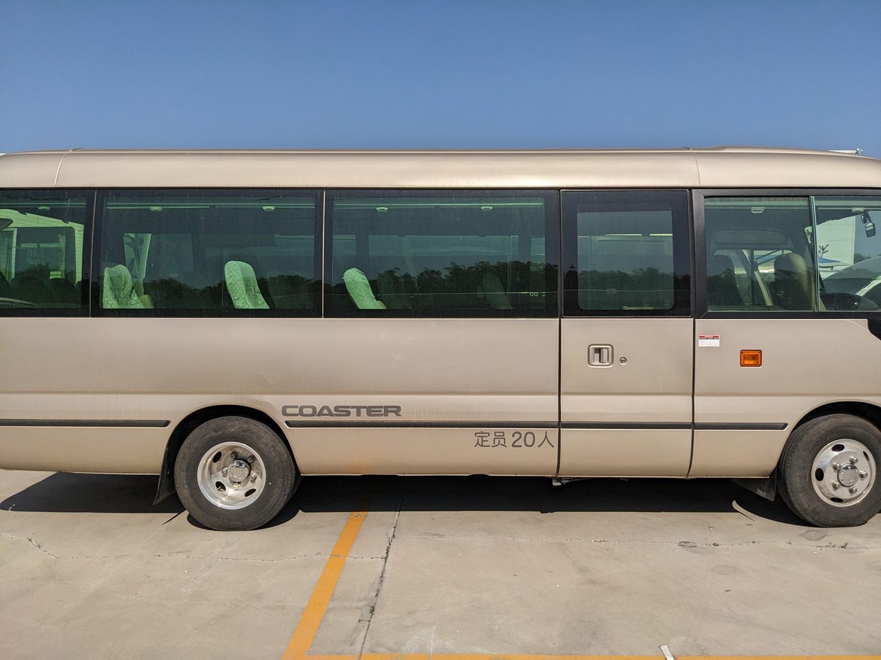 Minibús, Furgoneta de pasajeros TOYOTA Coaster original Japanese passenger bus minivan: foto 4