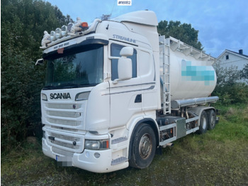 Camión cisterna Scania R560