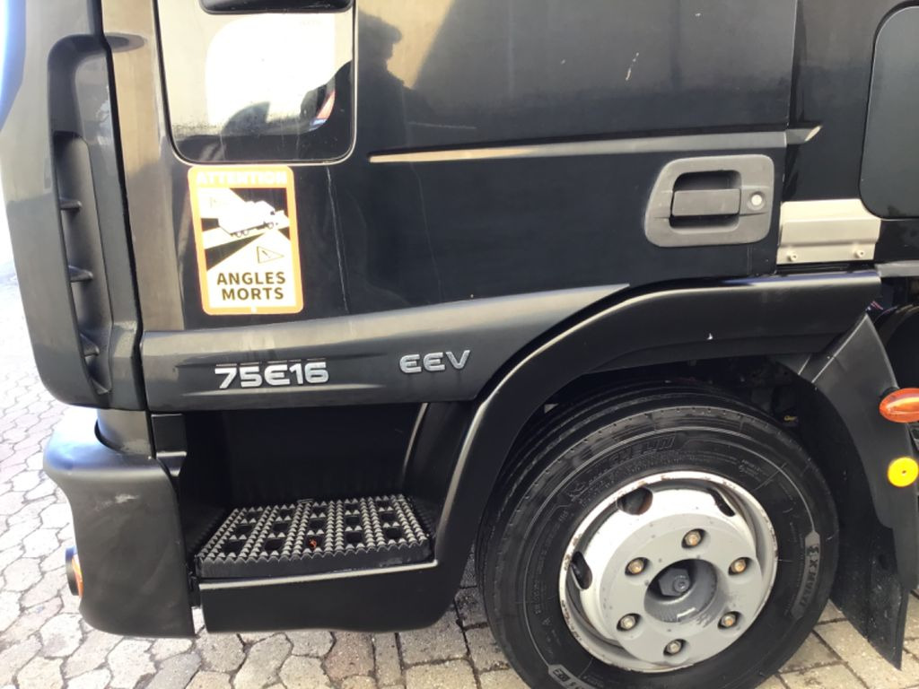Camión frigorífico Iveco 75E16 EEV / Thermoking T - 600 R / 104.508 Km: foto 8