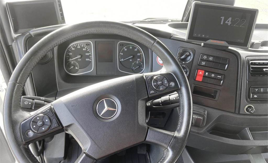 Camión isotérmico Mercedes-Benz 1527 L KSA-UMPIKORI: foto 12