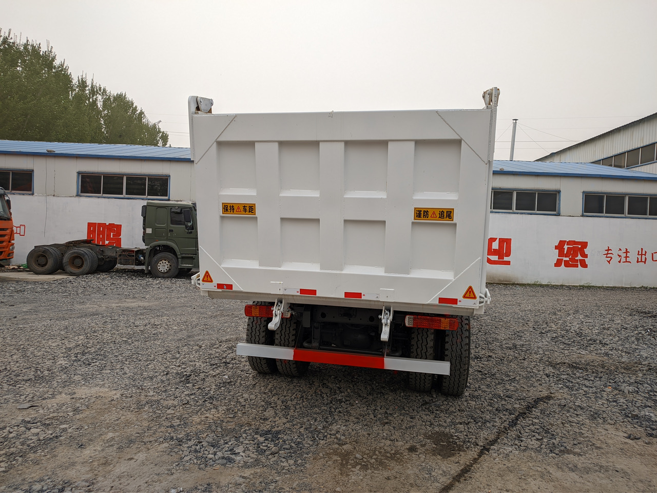 Camión volquete SINOTRUK HOWO 6x4 dump truck China tipper lorry dumper: foto 6