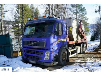 Camión portacontenedor de cadenas Volvo FM12: foto 1