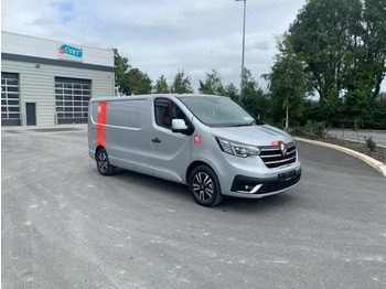  All New Renault Traffic Red Exclusive 150 BHP - Furgón