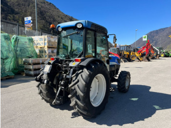 Tractor New Holland T4050: foto 3