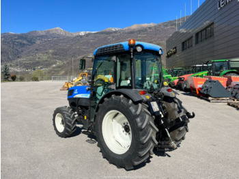 Tractor New Holland T4050: foto 2