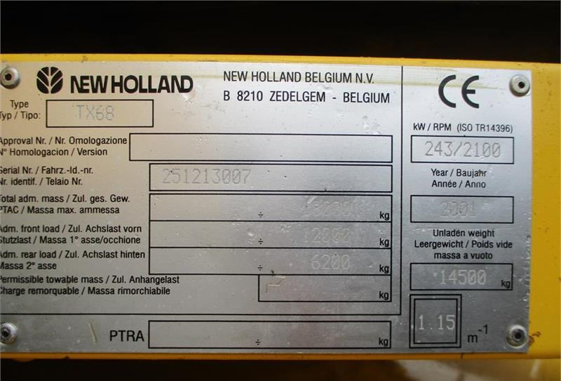 Cosechadora de granos New Holland TX 68 PLUS med et 24fod skærebord, snitter og avne: foto 4