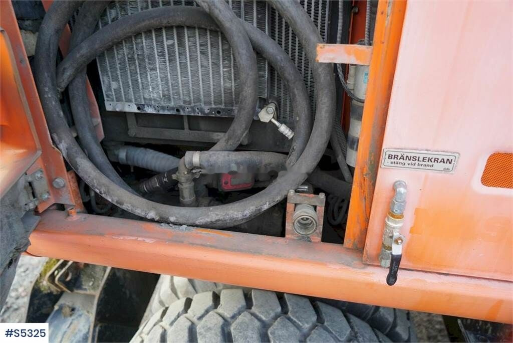 Excavadora de ruedas Hitachi EX165W EXCAVATOR WITH TOOLS: foto 29