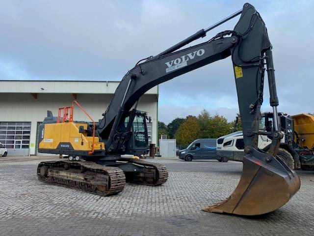 Excavadora de cadenas Volvo EC 300 E NL new engine MIETE / RENTAL (12002174): foto 7