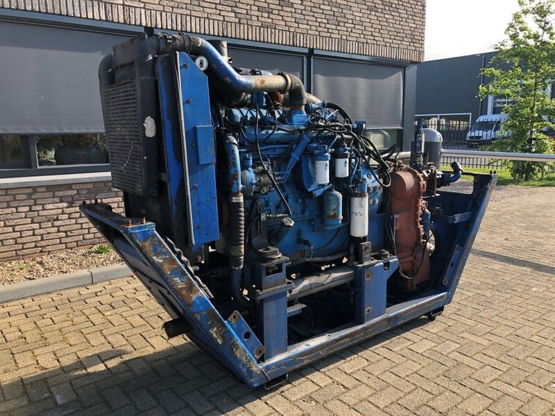 Motor Sisu Valmet Diesel 74.234 ETA 181 HP diesel enine with ZF gearbox: foto 5