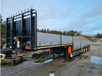 SDC Trailer with wide load markers and LED lights. - Remolque