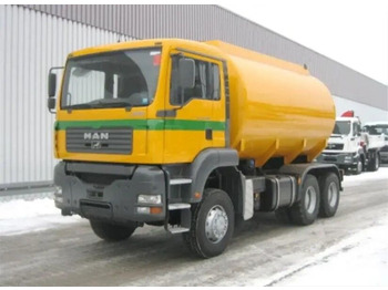 Camión cisterna MAN TGA 26.430