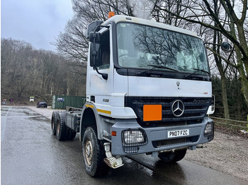 MERCEDES Actros 3332 6x6 Chassis cab - Camión chasis: foto 1