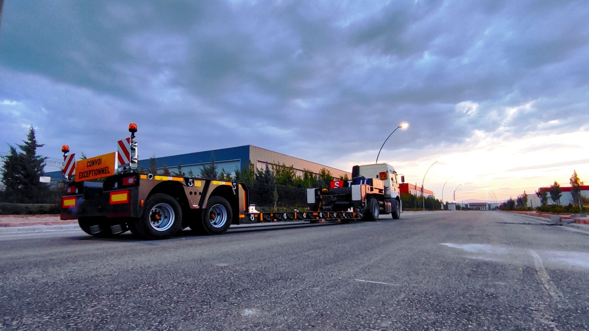 STU TRAILER DORSE ITHALAT IHRACAT LTD. STI. undefined: foto 4