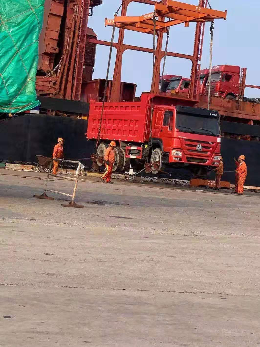 Shandong Guhong Auto Industrial CO., LTD - Camiones - Año: 2020, 6x4, aire acondicionado undefined: foto 5