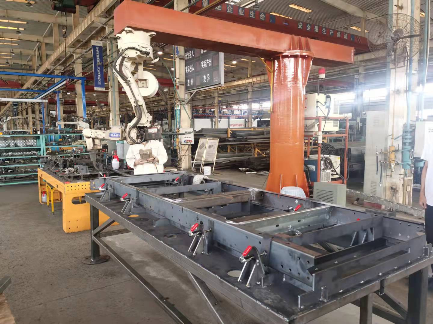 XIAMEN JUSTSUN INTELLIGENT EQUIPMENT CO., LTD - Cabezas tractoras - Año: 2024, 4x2, caja de cambios: manual undefined: foto 1