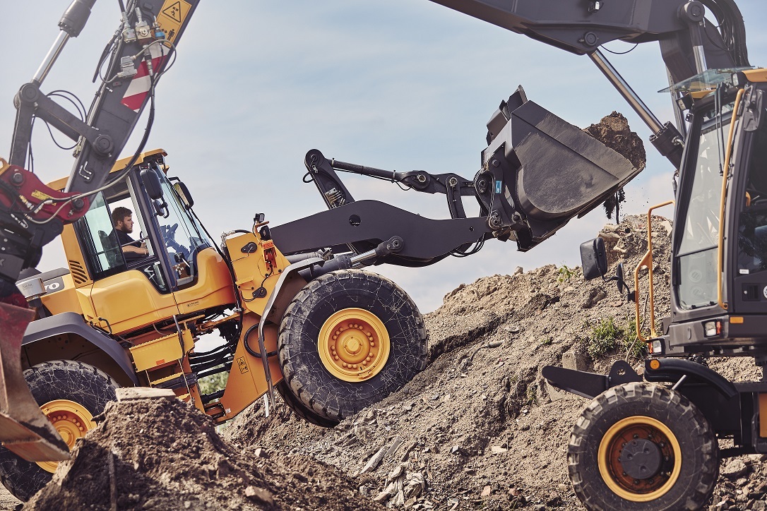 Saxtorp Trading AB - Maquinaria de construcción LIEBHERR A 910 - Año: 2016 undefined: foto 1