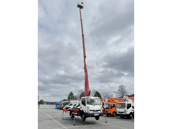 Camión con plataforma elevadora Nissan Cabstar: foto 2 Camión con plataforma elevadora Nissan Cabstar: foto 2