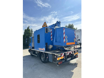 Camión con plataforma elevadora Iveco Eurocargo: foto 4