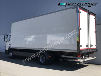 Camión frigorífico MERCEDES-BENZ Atego 1530 L Tiefkühlkoffer m. LBW, Thermoking T 1200 faltb. LBW 1,5 t., Seitentür, Trennwand: foto 4 Camión frigorífico MERCEDES-BENZ Atego 1530 L Tiefkühlkoffer m. LBW, Thermoking T 1200 faltb. LBW 1,5 t., Seitentür, Trennwand: foto 4