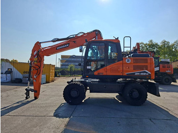Excavadora de ruedas DOOSAN DX160W