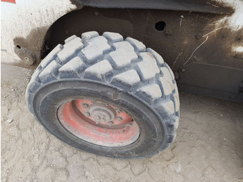 Minicargadora Bobcat S 250 TURBO: foto 4
