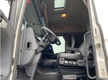 Foto del interior 1: Leasing de Scania R450 LB 6x2-4 R450 LB 6x2-4 Getränkekoffer, Retarder, Lift-/Lenkachse, Stapleraufnahme Scania R450 LB 6x2-4 R450 LB 6x2-4 Getränkekoffer, Retarder, Lift-/Lenkachse, Stapleraufnahme