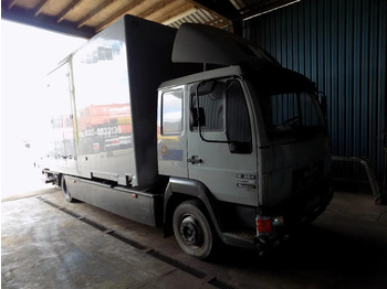 Camión caja cerrada MAN