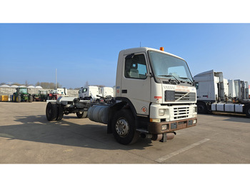 Leasing de Volvo FM 7 - 290 (60.000 KM ORIGINAL !!! / POMPE MANUELLE / LAMES / GRAND PONT / EX AEROPORT) Volvo FM 7 - 290 (60.000 KM ORIGINAL !!! / POMPE MANUELLE / LAMES / GRAND PONT / EX AEROPORT): foto 4