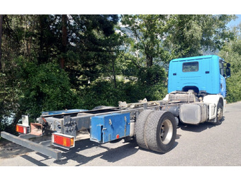 Camión chasis Scania R124LB 420 4x2, Euro 3: foto 4