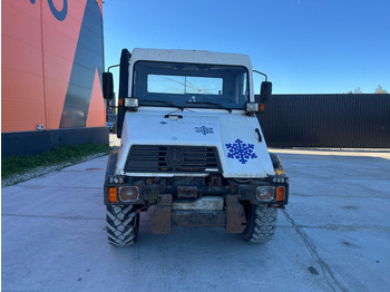 Cabeza tractora Mercedes-Benz Unimog U130 4x4: foto 3