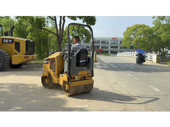 Rodillo CATERPILLAR CB14B