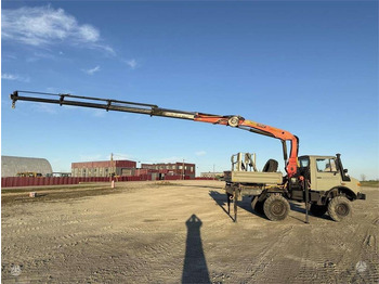 Camión volquete UNIMOG