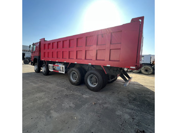 Camión volquete Sinotruk HOWO 371 8*4 Dump truck: foto 4