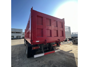 Camión volquete Sinotruk HOWO 371 8*4 Dump truck: foto 2