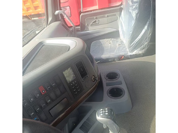 Camión cisterna nuevo Sinotruk HOWO 371 8*4 Tank truck: foto 3