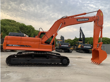 Excavadora de cadenas DOOSAN DX300
