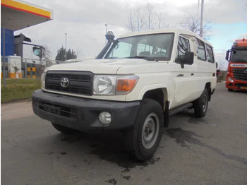 Coche TOYOTA Land Cruiser