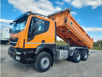 Camión volquete IVECO