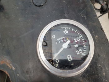 Cabina e interior Massey Ferguson 290 Dash Steering Panel, Wheel, Wiring Loom 1674232m1: foto 3