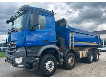 Leasing de  Mercedes-Benz Arocs 4142 | Wywrotka Schmitz | 8x4 | Euro 6 | Klima | Retarder | 242 598 km Mercedes-Benz Arocs 4142 | Wywrotka Schmitz | 8x4 | Euro 6 | Klima | Retarder | 242 598 km: foto 4
