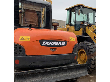 Excavadora de cadenas DOOSAN DH60