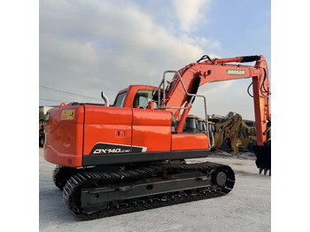 Excavadora de cadenas DOOSAN DX140