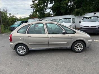 Sedan Citroën Xsara Picasso 1.8 16V Exclusive: foto 3 Sedan Citroën Xsara Picasso 1.8 16V Exclusive: foto 3