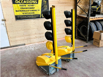 Equipo de construcción FEUX DE CHANTIER TRICOLORES TTS TEMPO AVEC TELECOMMANDE D'OCCASION: foto 2