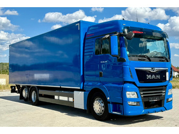 Camión caja cerrada MAN TGX