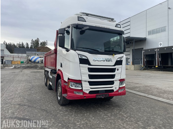 Camión volquete SCANIA R 580
