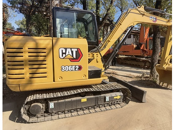 Miniexcavadora CATERPILLAR 306E2