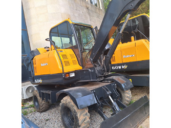 Excavadora de ruedas HYUNDAI