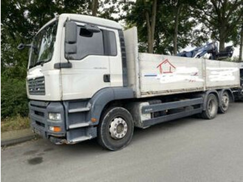 Camión caja abierta MAN