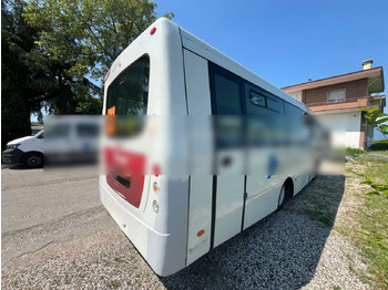 Autobús escolar Isuzu P65: foto 4
